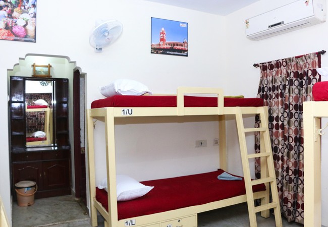 elements hostel guesthouse chennai dormitory