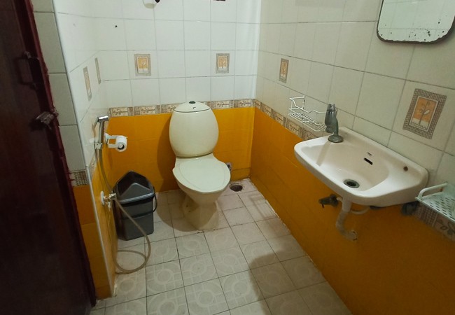elements hostel guesthouse chennai twin room pondicherry bathroom